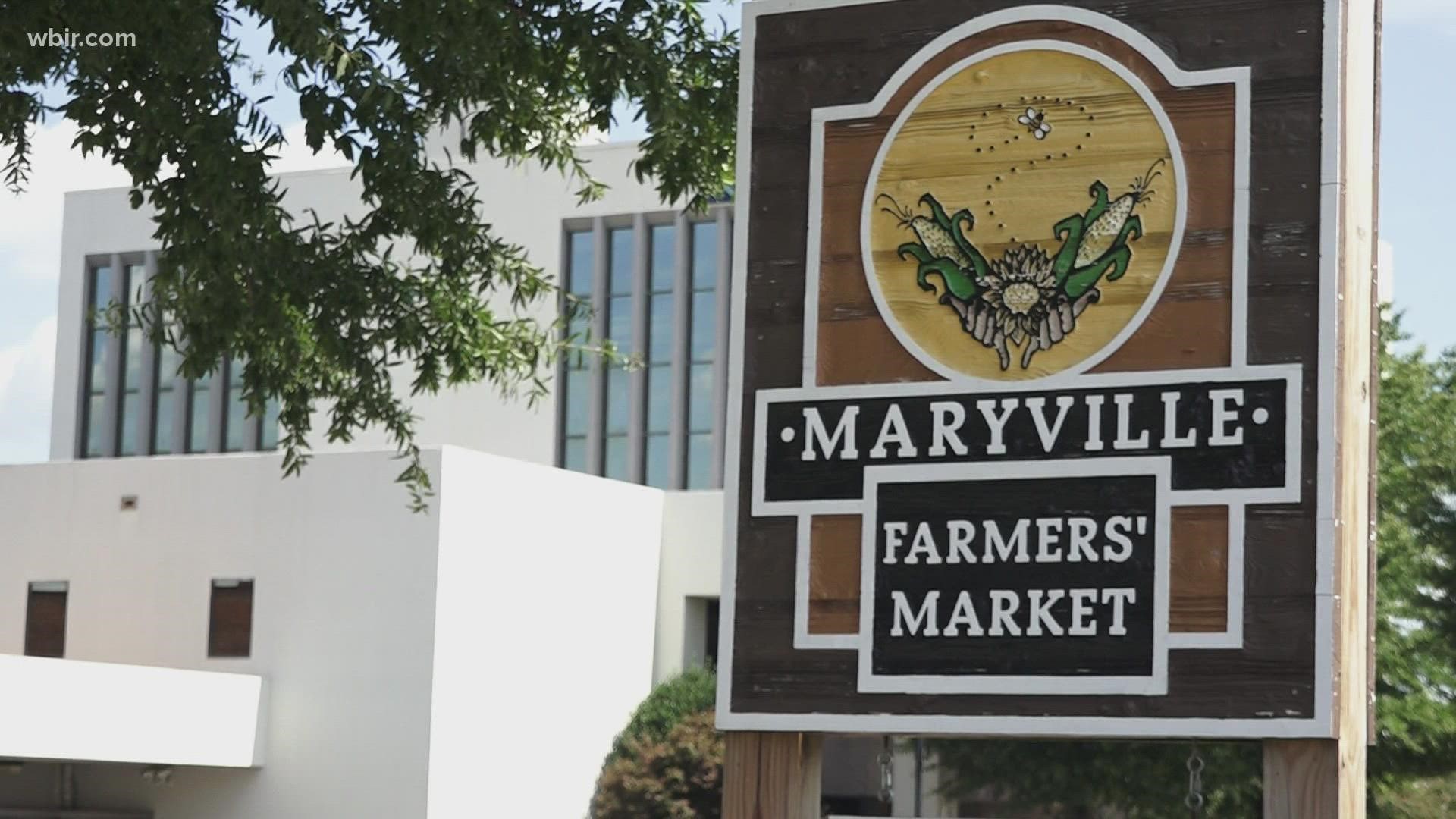 Maryville farmers market sign
